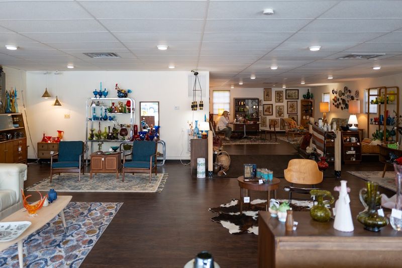 A Weekend-Only Shop That Feels Like a Secret Find A Weekend-Only Shop That Feels Like a Secret Find