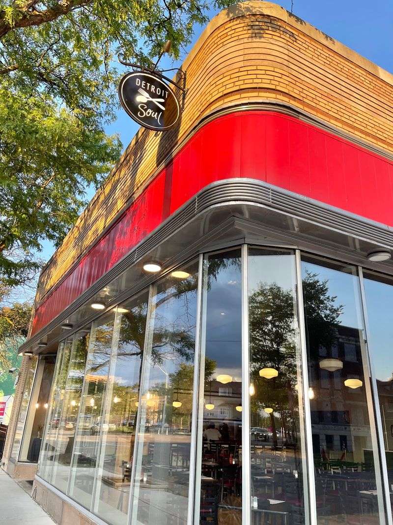 A bright East Jefferson stop that does not try too hard A bright East Jefferson stop that does not try too hard