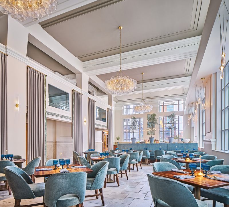 A downtown dining room that sets the mood fast