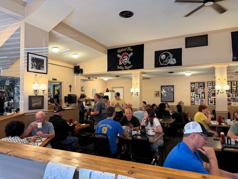 A hometown breakfast feel that people remember A hometown breakfast feel that people remember