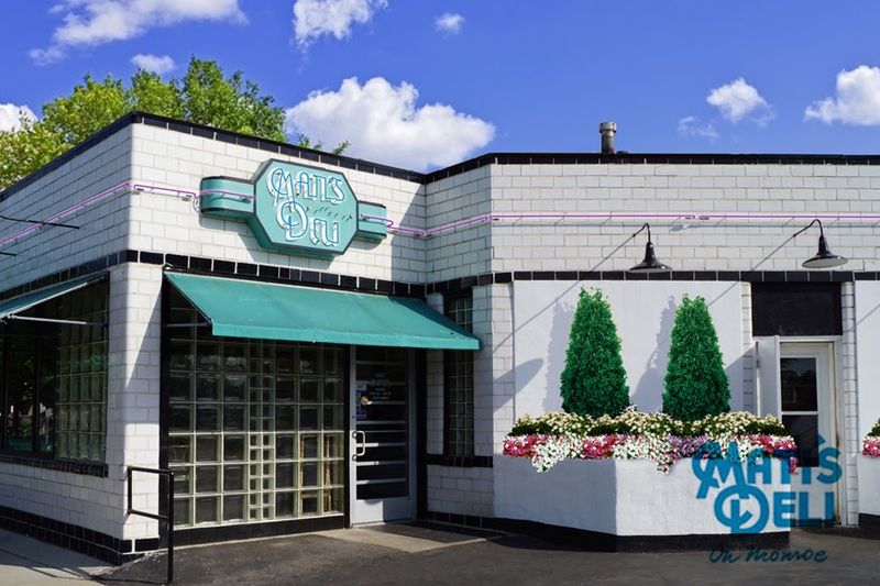 A tiny Dearborn storefront with old-school pull A tiny Dearborn storefront with old-school pull