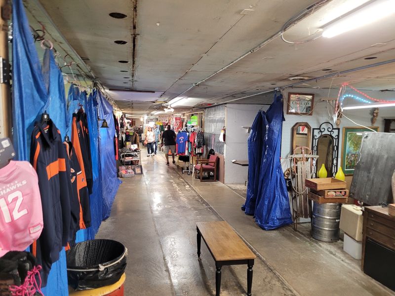 Food Trailers, Plant Sellers, and the Extras That Fill Out the Day Food Trailers, Plant Sellers, and the Extras That Fill Out the Day