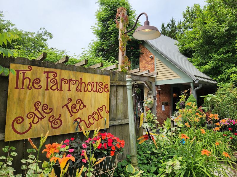 Farmhouse Café & Tea Room (Nineveh)
