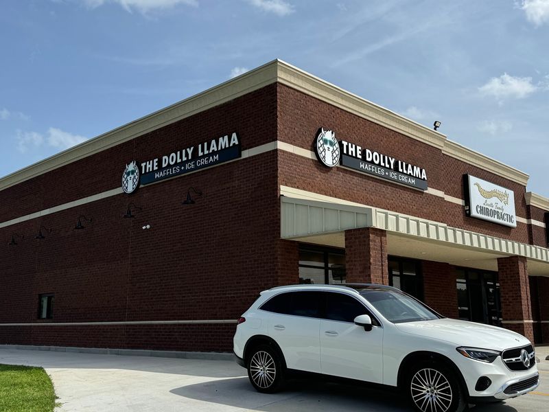 Add The Dolly Llama to Your Tennessee Road Trip List Add The Dolly Llama to Your Tennessee Road Trip List