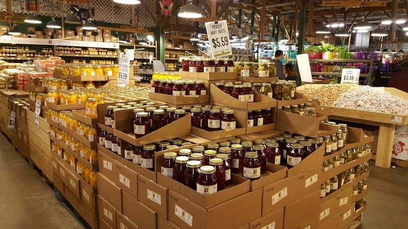 Aisles That Turn Jam Shopping Into a Treasure Hunt Aisles That Turn Jam Shopping Into a Treasure Hunt