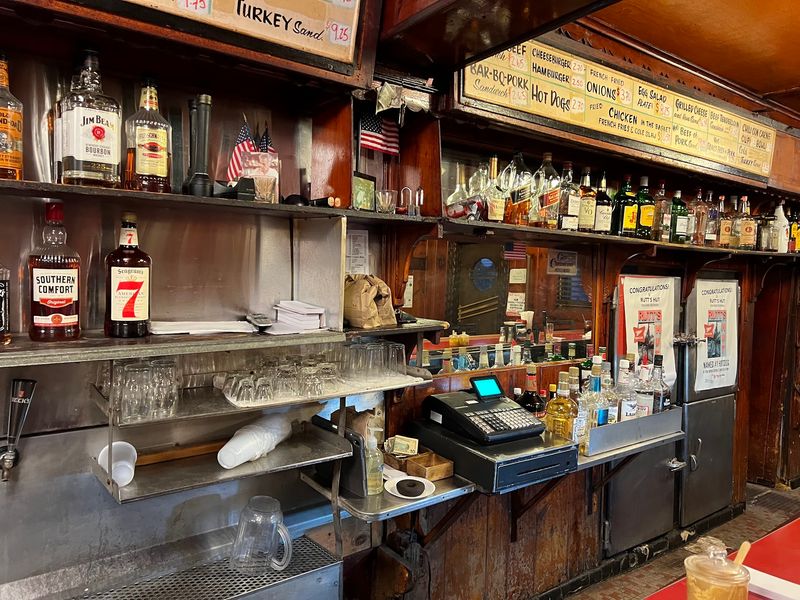 An Old-School Counter and Decades of Local Loyalty Keep the Tradition Alive An Old-School Counter and Decades of Local Loyalty Keep the Tradition Alive