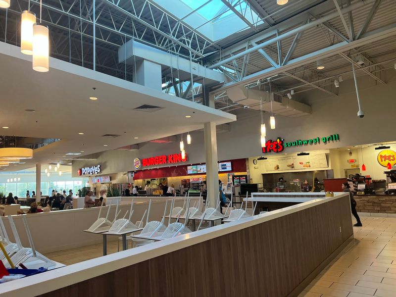 An Unbeatable Location Keeps Shoppers Coming Back An Unbeatable Location Keeps Shoppers Coming Back