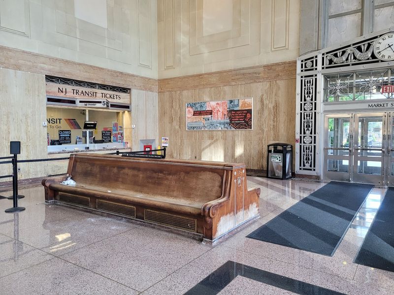 Art Deco Details Turn the Waiting Room Into a Masterpiece Art Deco Details Turn the Waiting Room Into a Masterpiece