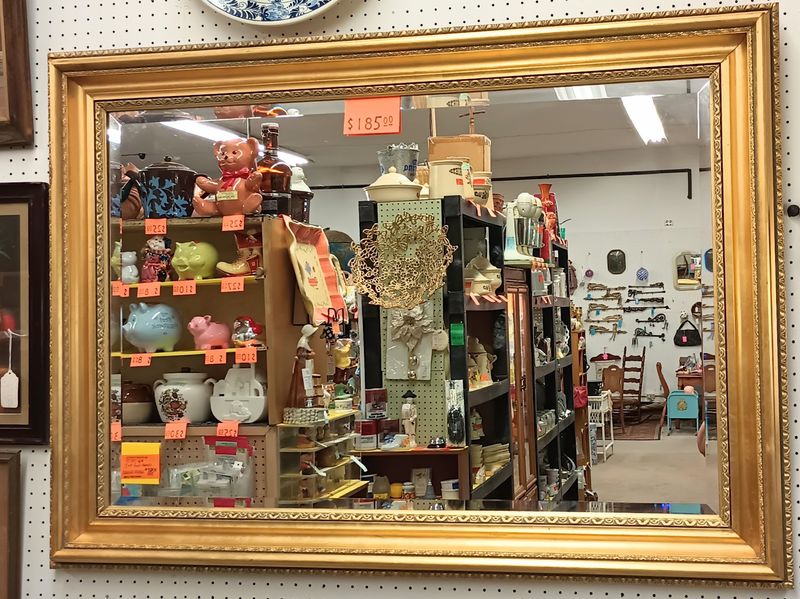 Auntie’s Antique Mall, Parkman