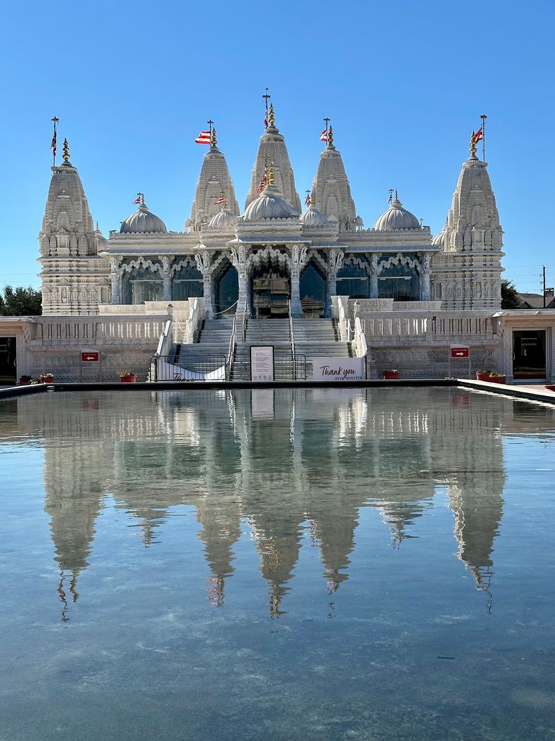 BAPS Shri Swaminarayan Mandir (Stafford)