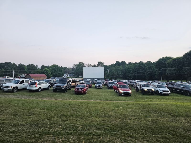 Badin Road Drive-In Theater (Albemarle) Badin Road Drive-In Theater (Albemarle)