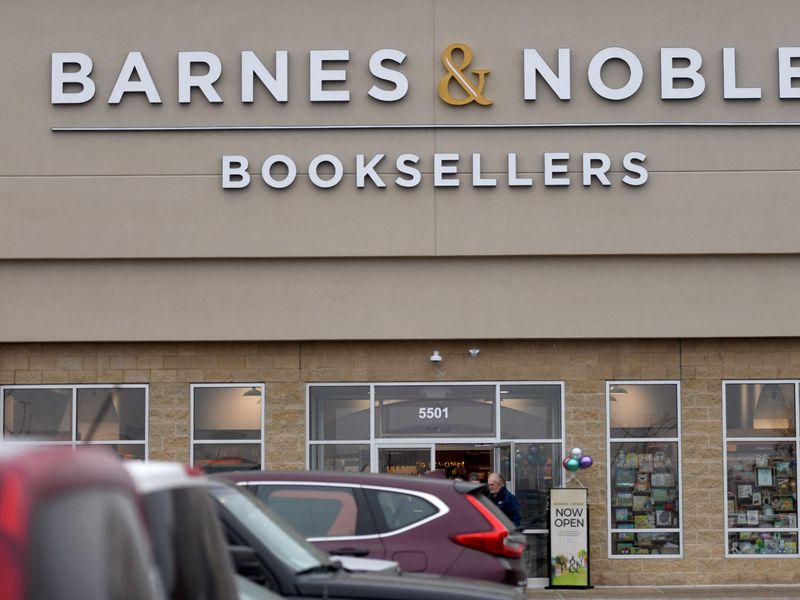 Barnes And Noble Akron, Akron