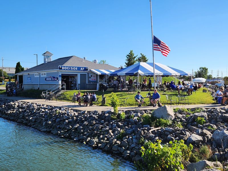 Bayfront setting that feels like summer