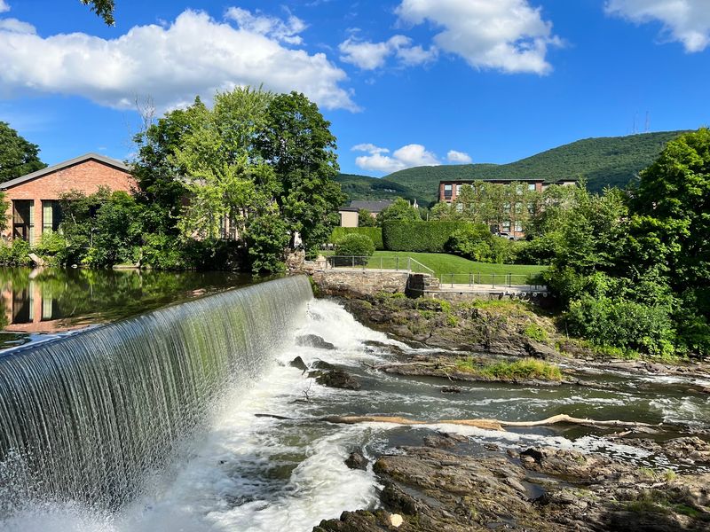 Beacon Falls Area (Fishkill / Hudson Highlands) Beacon Falls Area (Fishkill / Hudson Highlands)