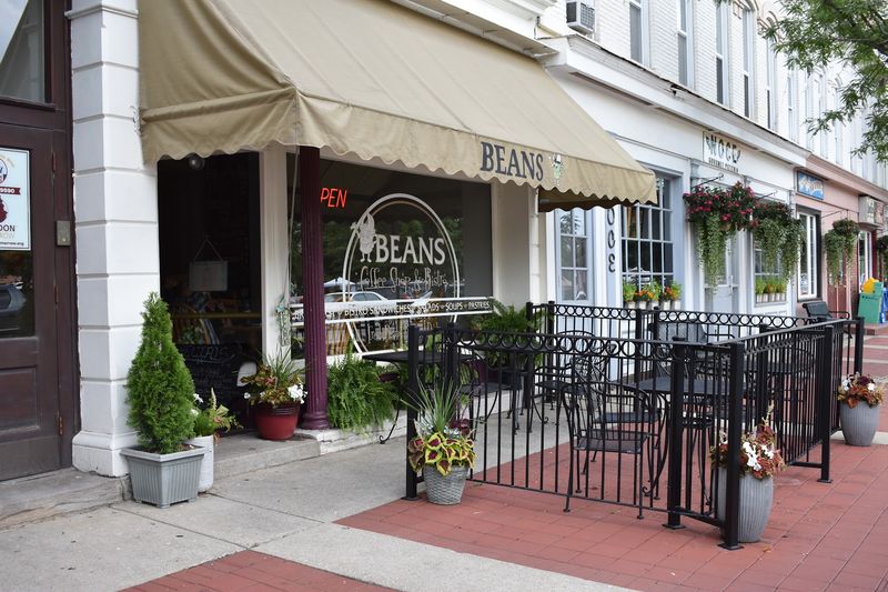 Beans Coffee Shop & Bistro, Chardon