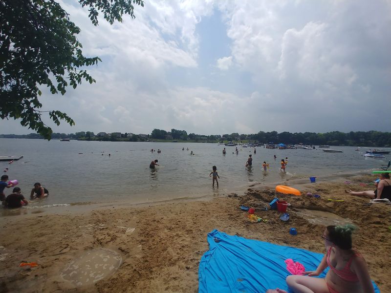 Belleville Lake - Van Buren Park Beach (Van Buren Township)