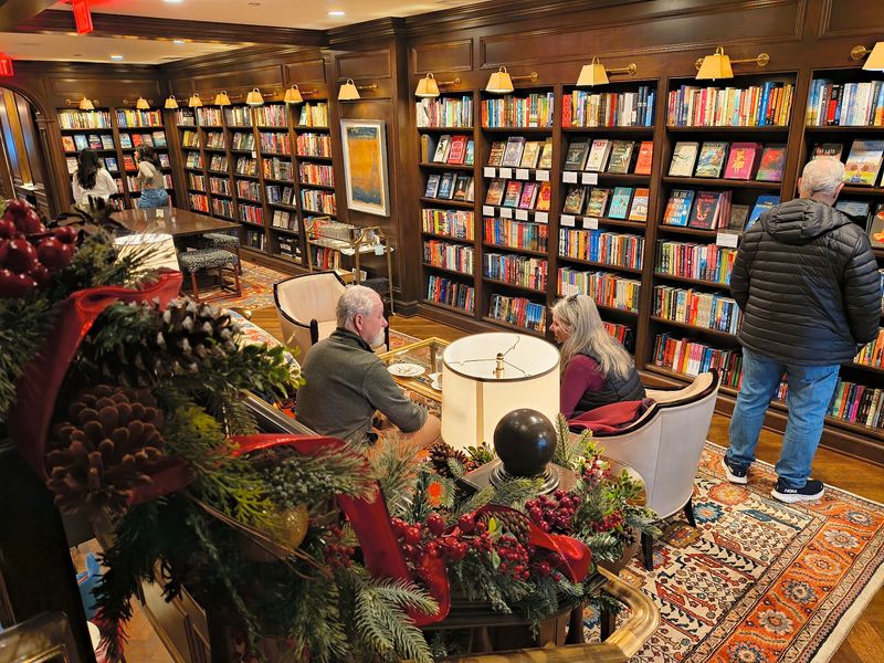 Best Times, Smart Seating, And How To Plan A Smooth Visit