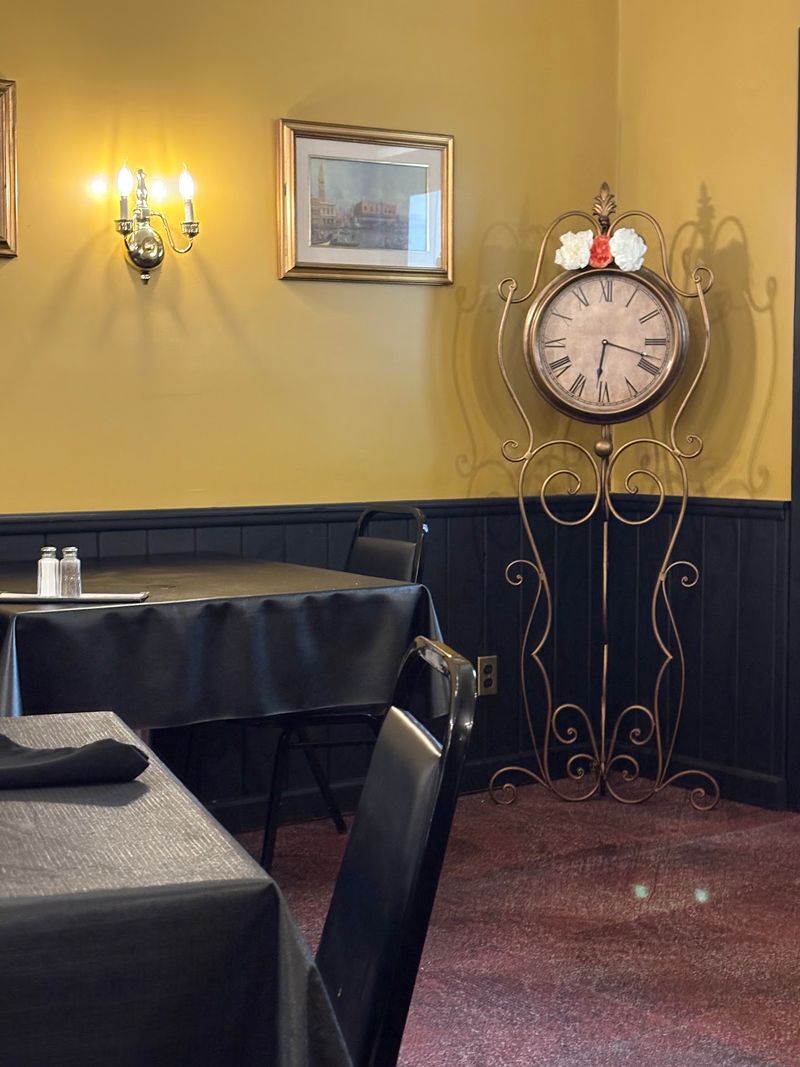 Best Way to Plan a Night at Alice’s