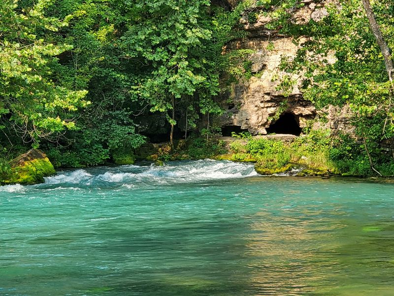 Big Spring Roadside Vista (Ozark National Scenic Riverways) Big Spring Roadside Vista (Ozark National Scenic Riverways)