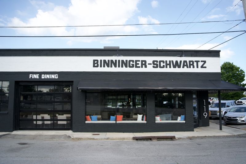 Binninger-Schwartz, Manchester Binninger-Schwartz, Manchester