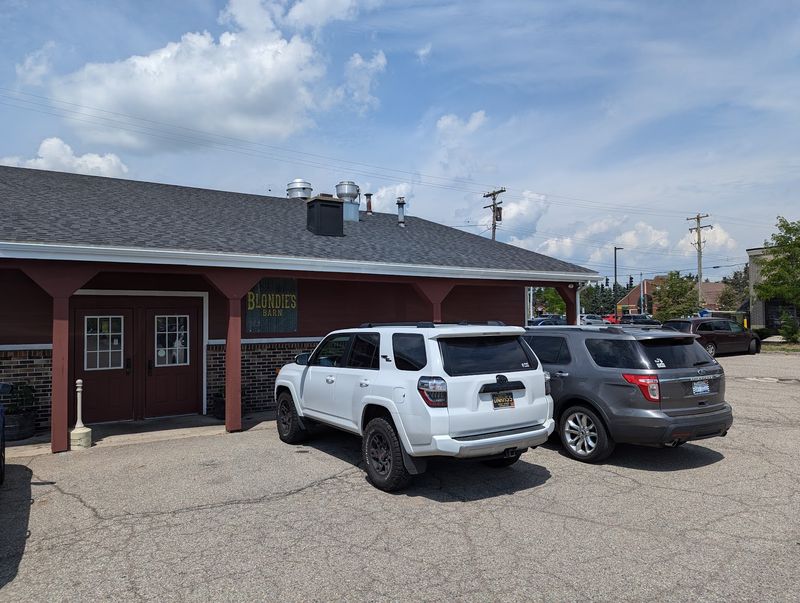 Blondie's Barn - Haslett