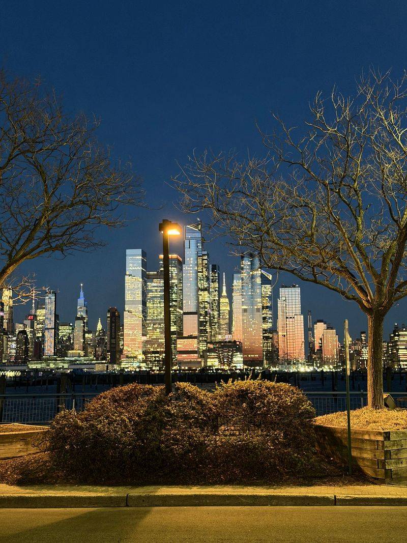 Blu on the Hudson - Weehawken