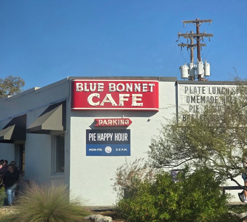 Blue Bonnet Cafe (Marble Falls) Blue Bonnet Cafe (Marble Falls)