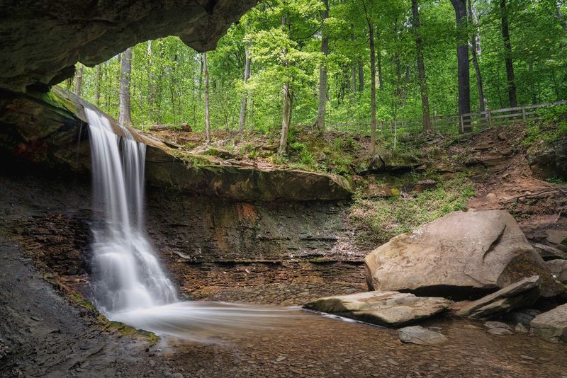 Blue Hen Falls, Peninsula