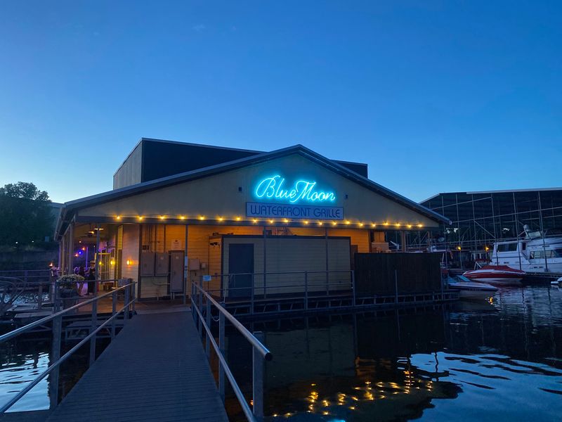 Blue Moon Waterfront Grille, Nashville
