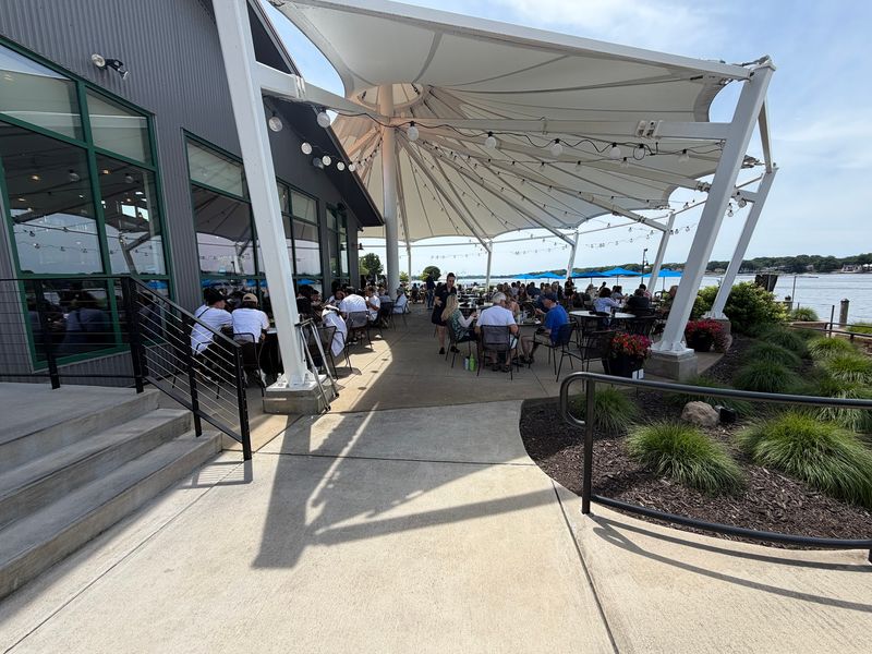 Boatwerks Waterfront Restaurant - Holland
