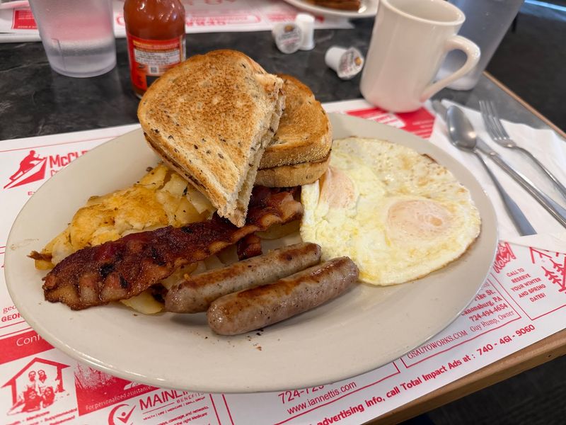 Breakfast favorites earn real love from regulars Breakfast favorites earn real love from regulars