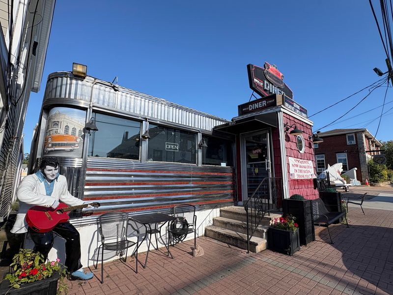 Broad Street Diner - Keyport