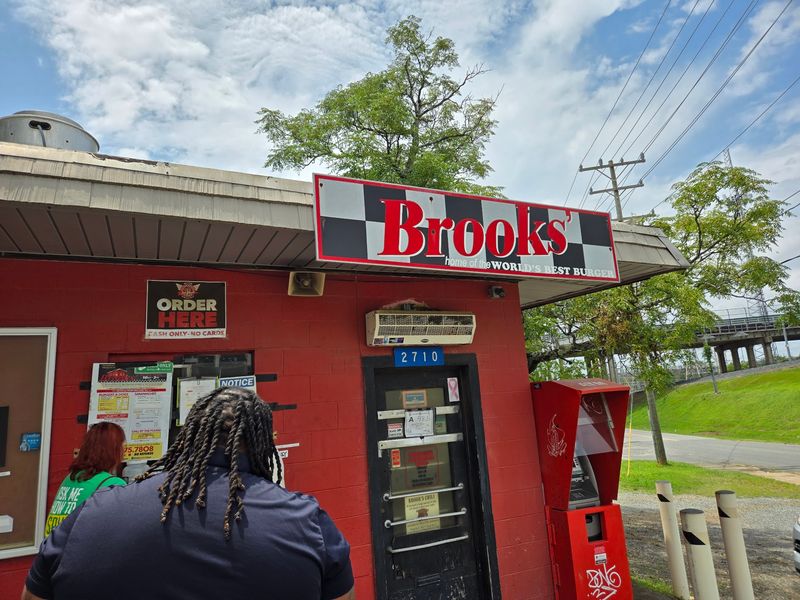 Brooks Sandwich House, Charlotte Brooks Sandwich House, Charlotte