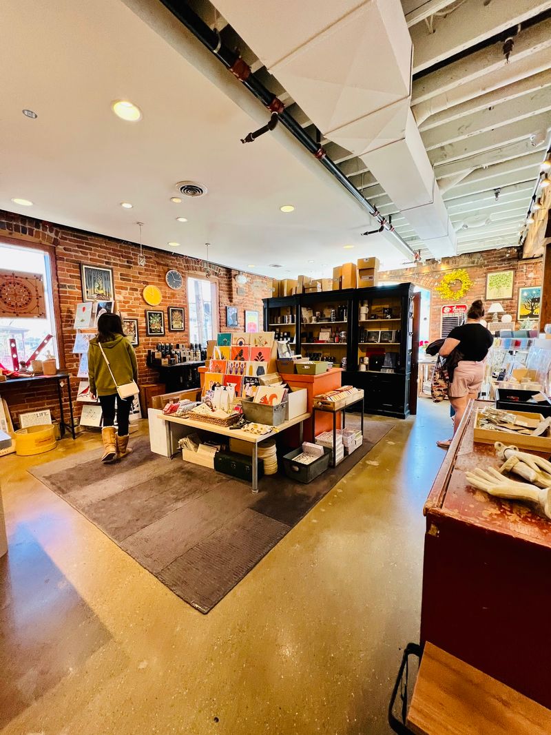 Browse Unique Shops in Downtown and Kerrytown Browse Unique Shops in Downtown and Kerrytown