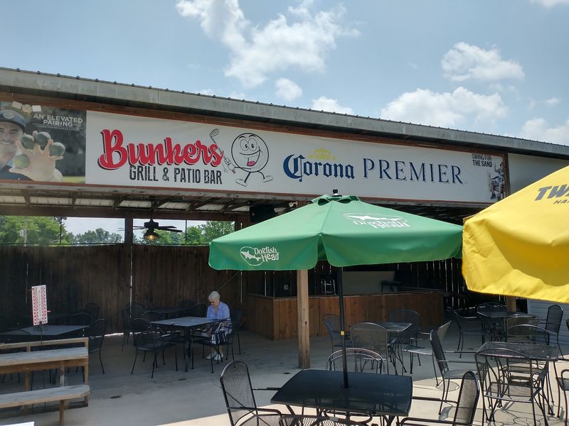 Bunkers Grill & Patio Bar - Crossville