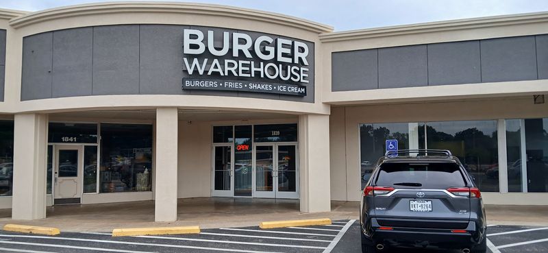 Burger Warehouse (Tyler)