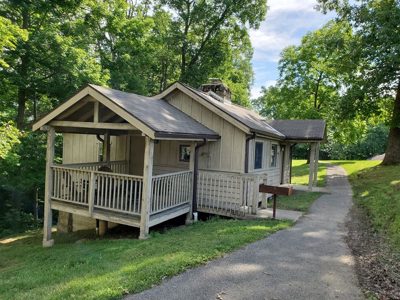 Cabins and Cottages Keep You Close to the Water Cabins and Cottages Keep You Close to the Water