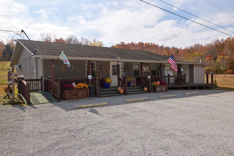 Cane Creek Market, Lobelville Cane Creek Market, Lobelville