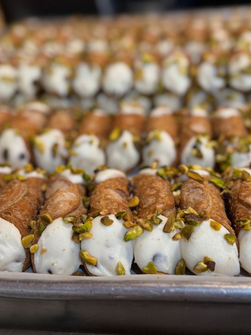 Cannoli That Keep People Talking
