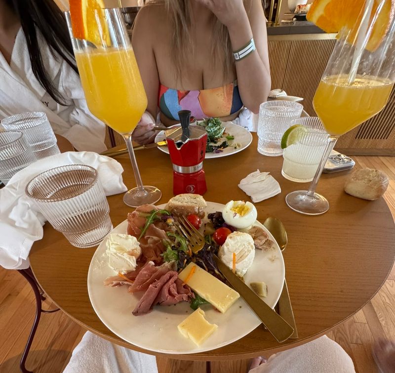 Casa QC Bistro Makes the Day Easier, With a Few Tips Casa QC Bistro Makes the Day Easier, With a Few Tips