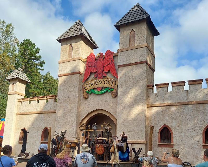 Castle Gates That Set the Fairytale Mood Castle Gates That Set the Fairytale Mood