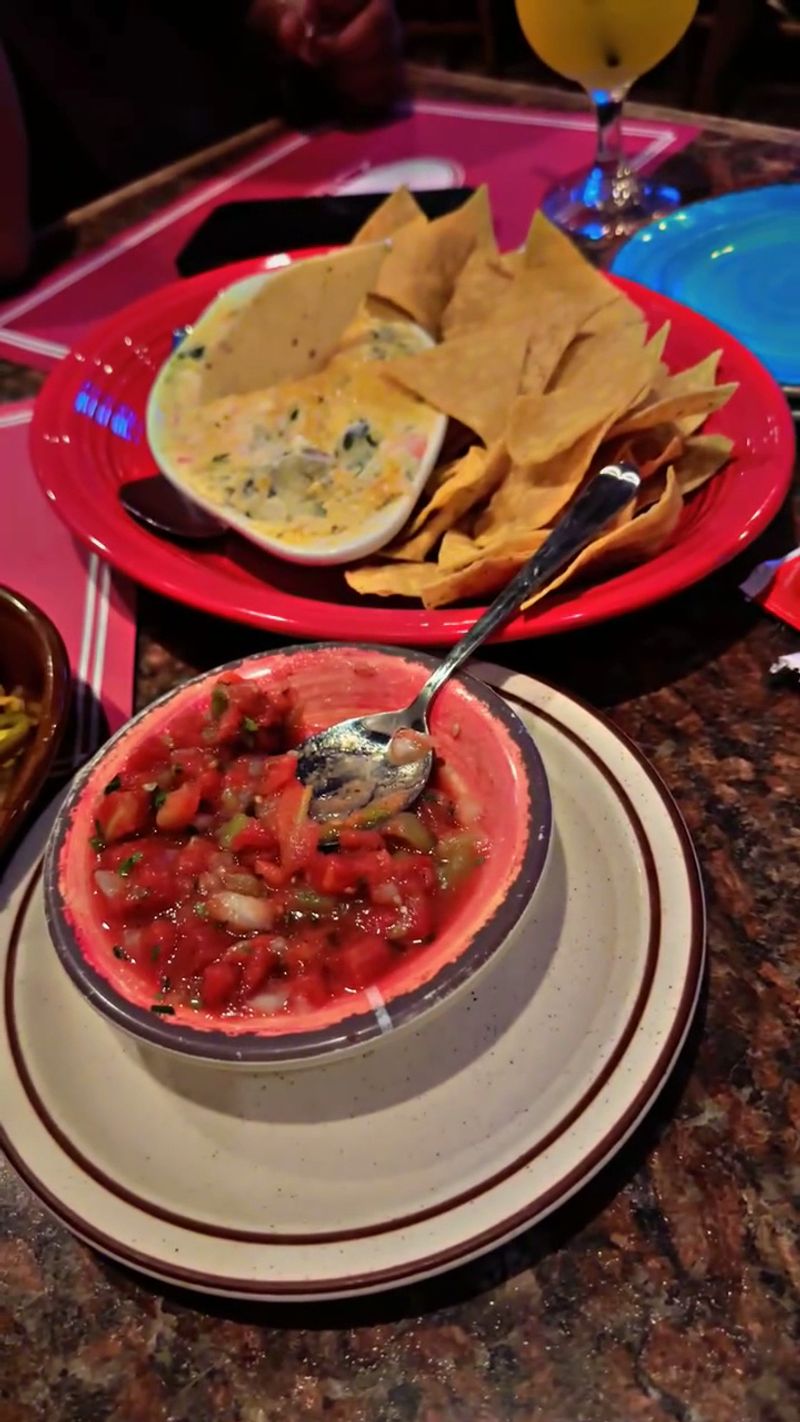 Chips, queso, and sampler plates that start strong Chips, queso, and sampler plates that start strong