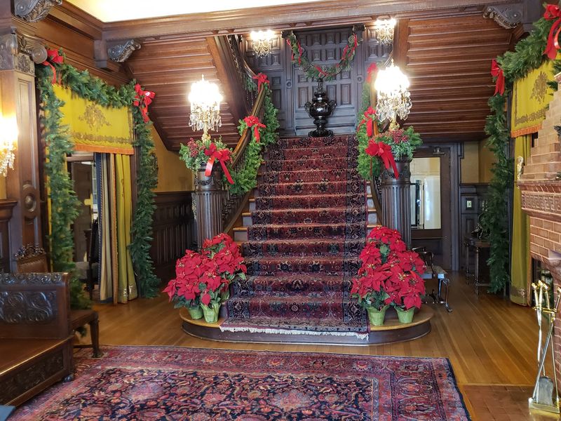 Christmas Decorations Worth a Special Trip