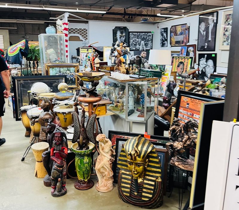 Collingwood Auction & Flea Market Collingwood Auction & Flea Market