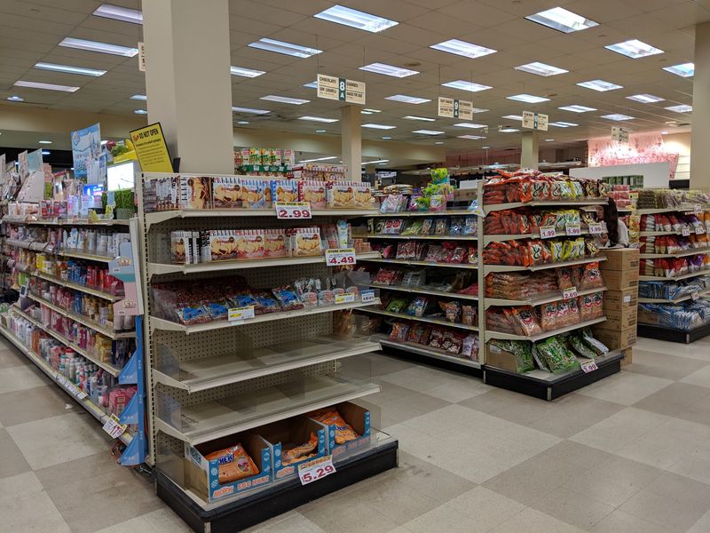 Colorful Snack Aisles Turn Shopping Into a Treasure Hunt