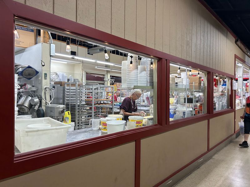 Country Hill Amish Bakery - Berlin