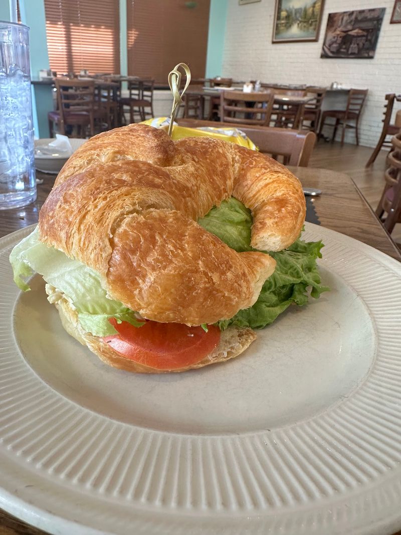 Croissants, Quiche, And Cafe Plates With Real Staying Power Croissants, Quiche, And Cafe Plates With Real Staying Power