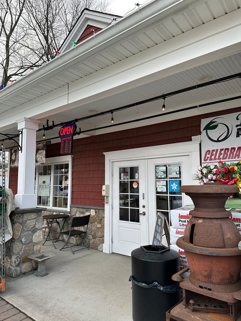 D’Ercole Donuts Brings Small-Batch Baking to a Quiet Corner of Northvale D’Ercole Donuts Brings Small-Batch Baking to a Quiet Corner of Northvale