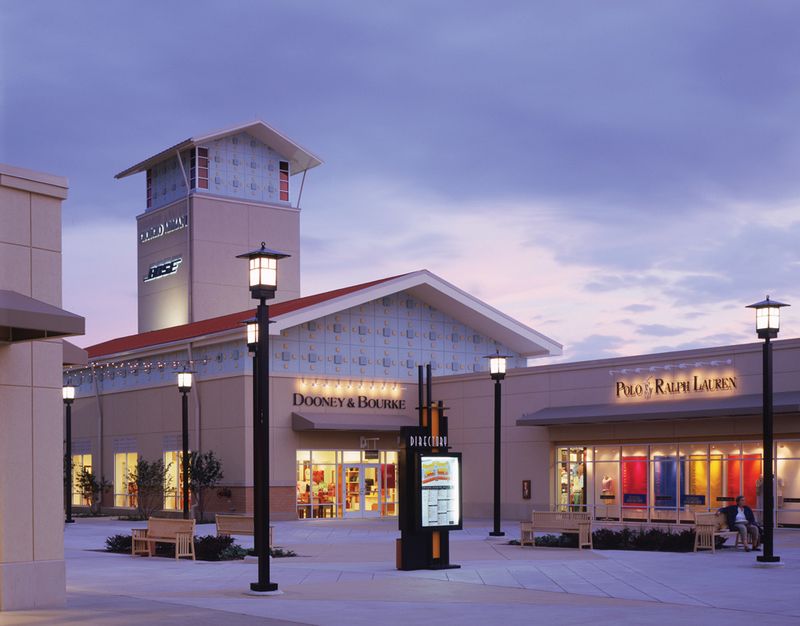 A Shopping Destination Built on Sheer Size A Shopping Destination Built on Sheer Size
