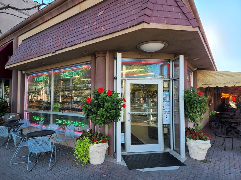Del Ponte's Bakery - Bradley Beach
